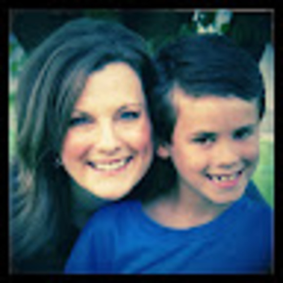 Meet your Posher, Lisa - Picture 1 of 1